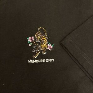 Members Only Embroidered Tiger Tee Men’s 2XL NWT